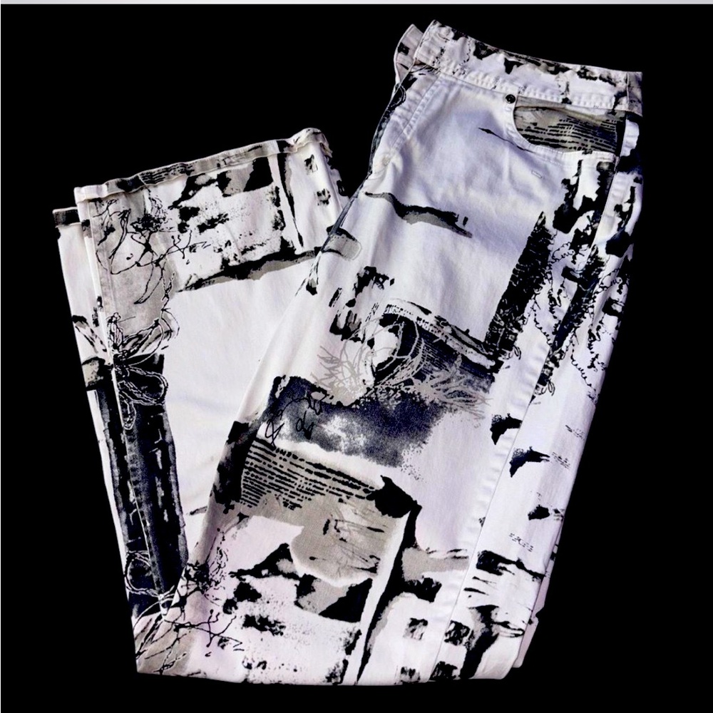 Chico’s Size 1.5 (Size 10) Black and White Pants